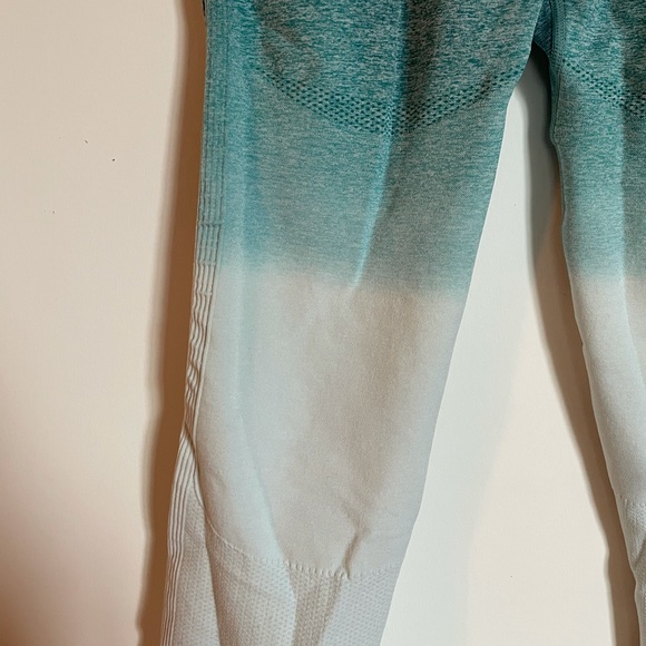 SOLD- GYMSHARK - ombré leggings - Picture 5 of 6